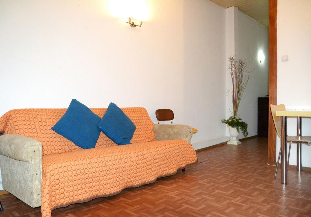 Apartamento Blue Door 105 Belmonte St. Central