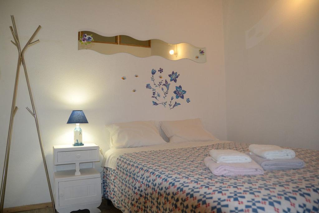 Blue Door 105 Belmonte St. Central Apartamento